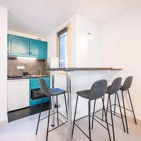 Skis Aux Pieds Apartment *