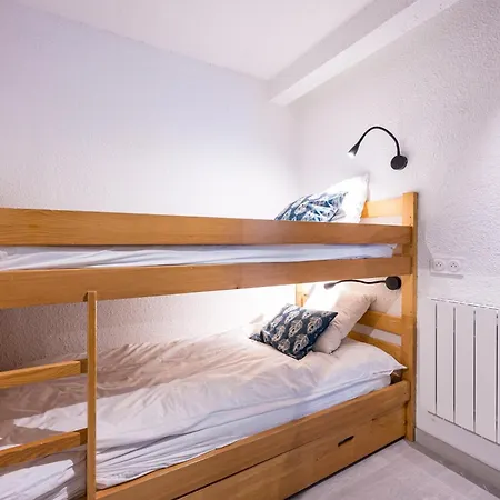 Skis Aux Pieds Apartment *